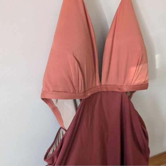 A Pea In The Pod One Piece Maternity Cutout Swimsuit Size Large - Picture 3 of 6